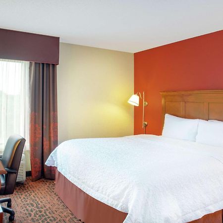 Hampton Inn Мерилвил Екстериор снимка