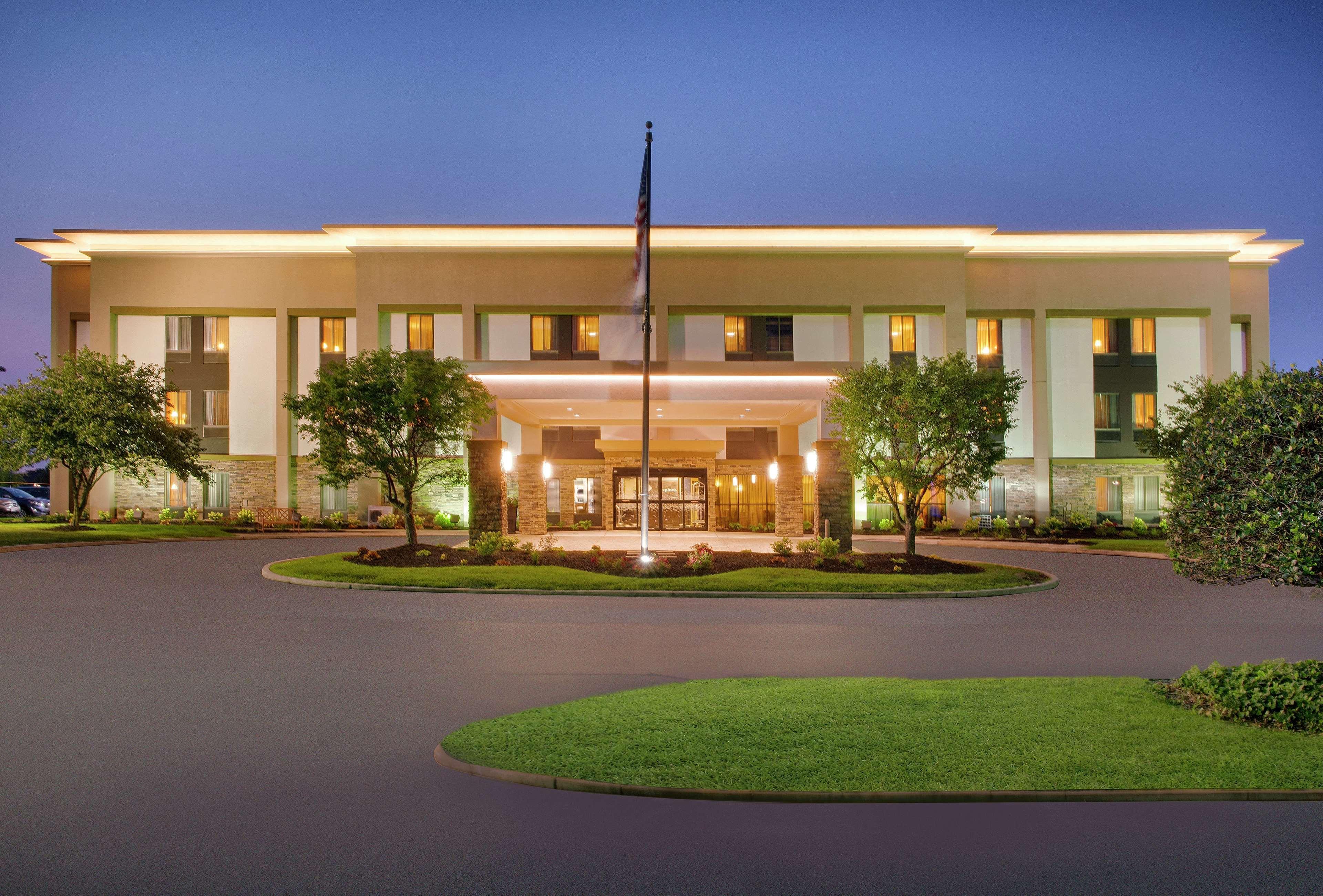 Hampton Inn Мерилвил Екстериор снимка
