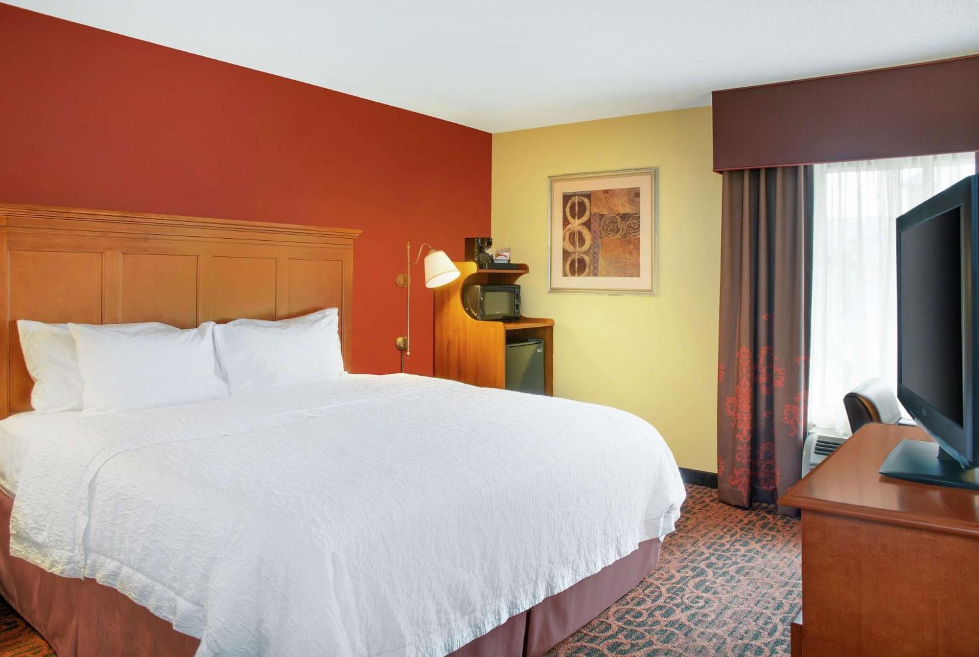 Hampton Inn Мерилвил Екстериор снимка