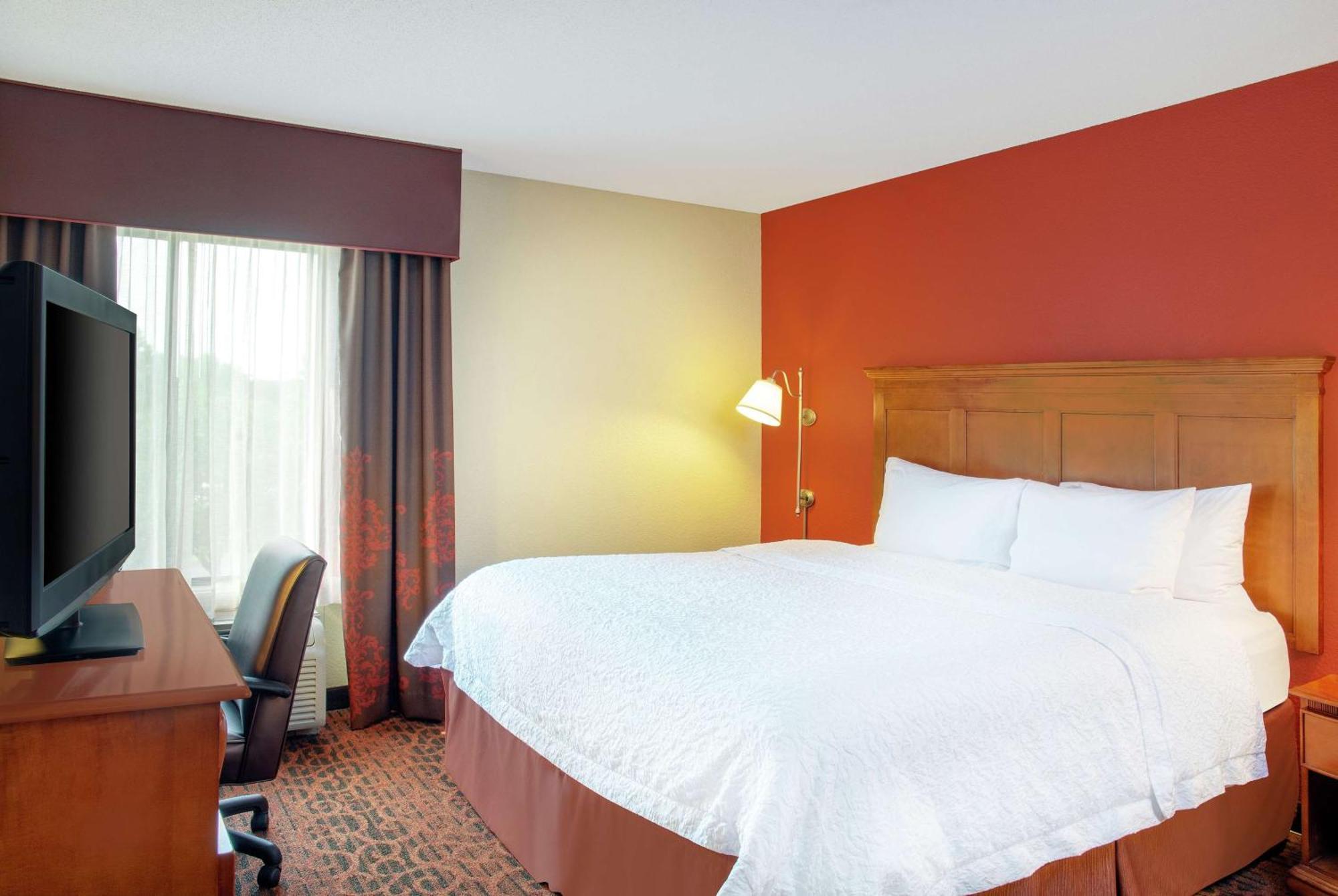 Hampton Inn Мерилвил Екстериор снимка