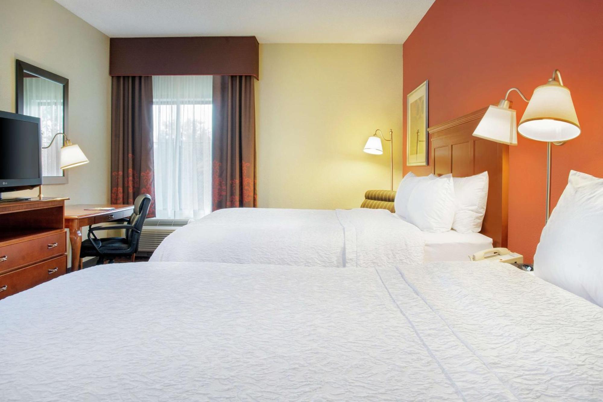 Hampton Inn Мерилвил Екстериор снимка