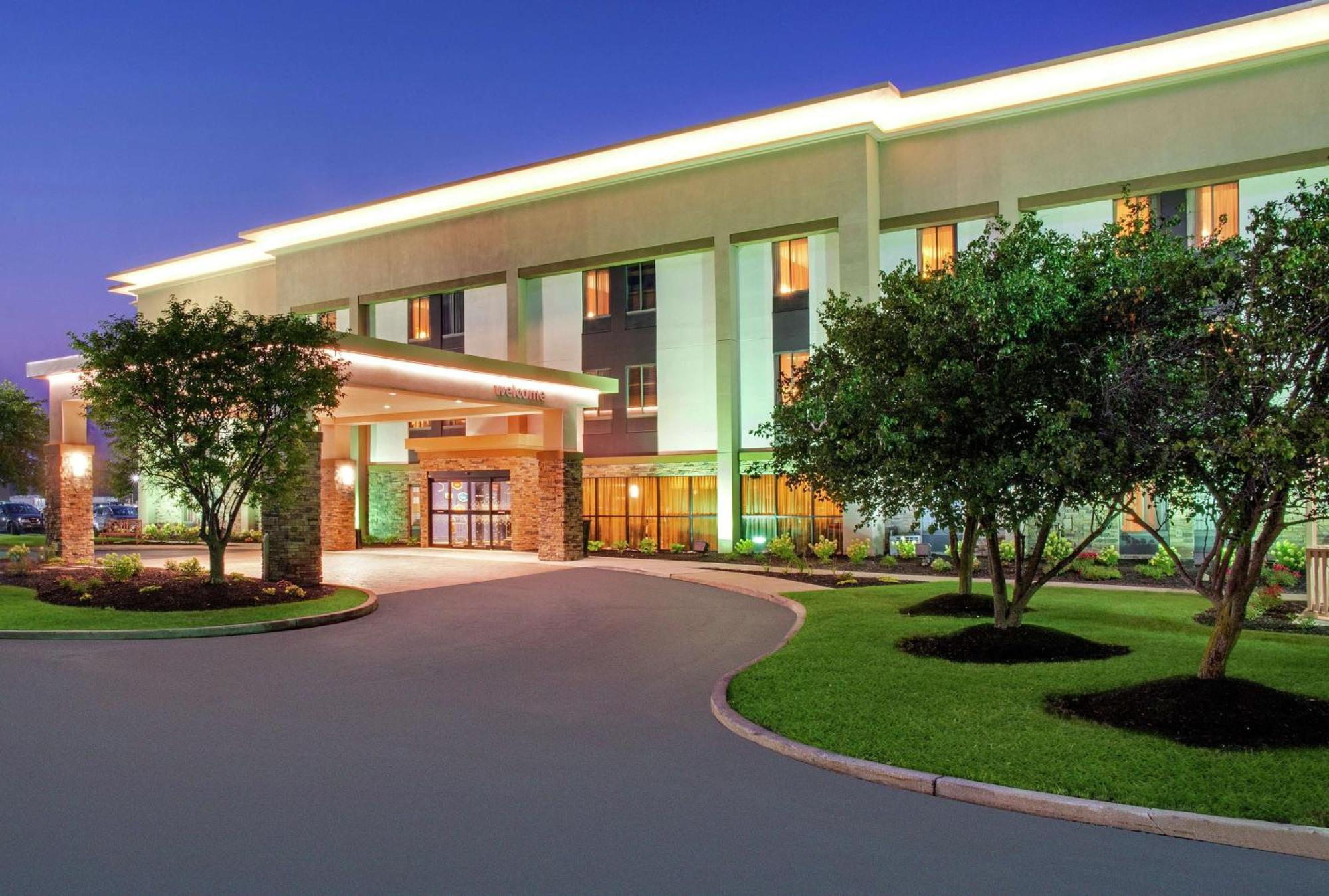 Hampton Inn Мерилвил Екстериор снимка