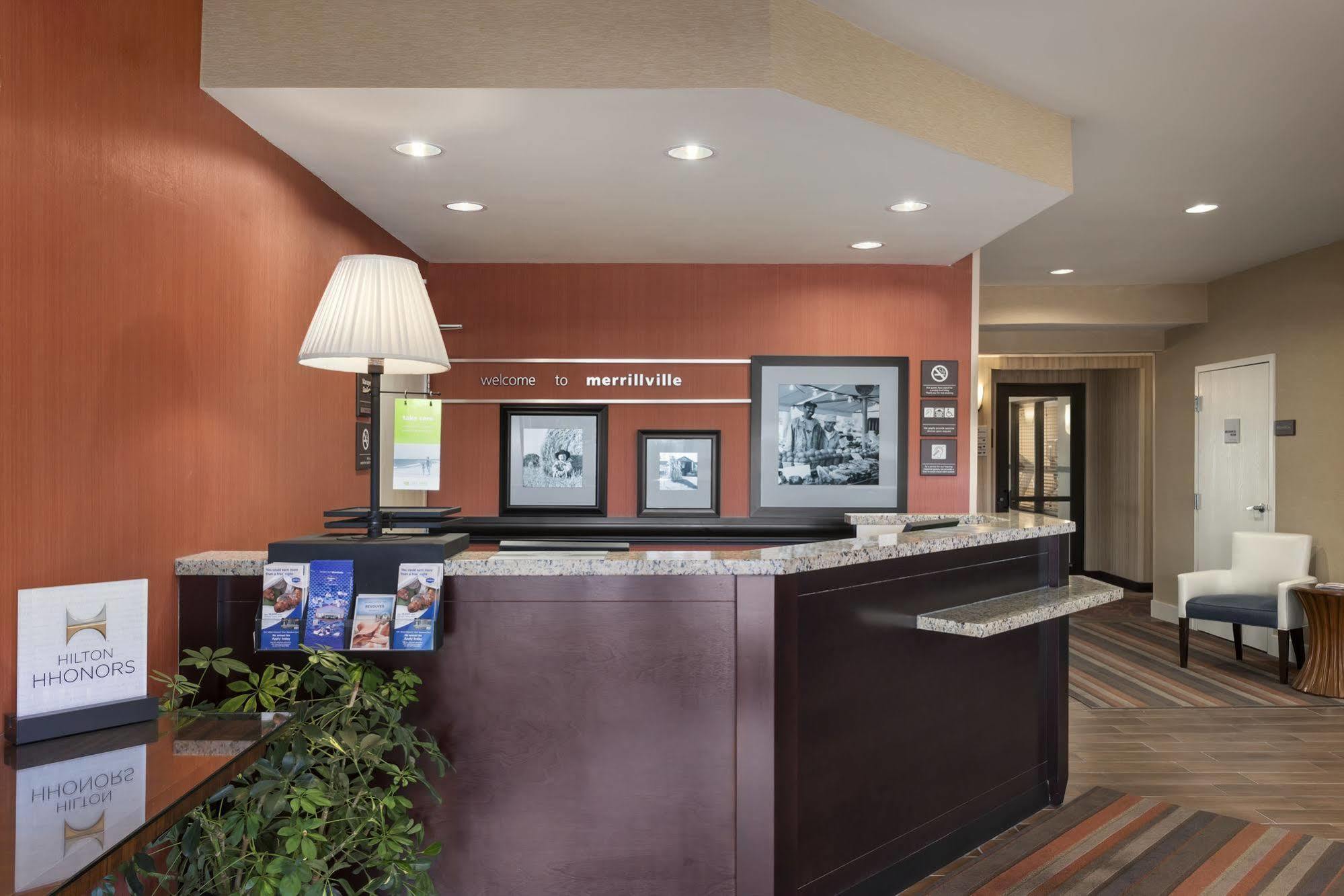 Hampton Inn Мерилвил Екстериор снимка