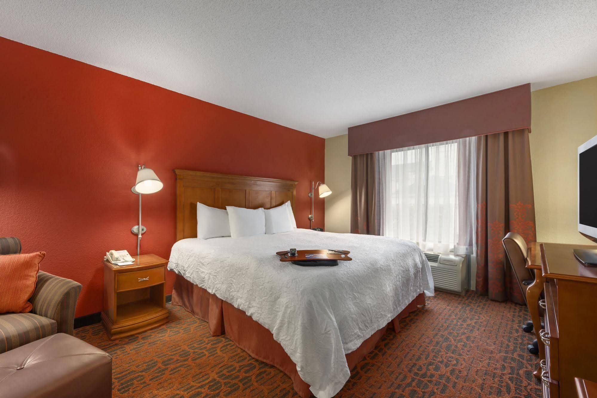 Hampton Inn Мерилвил Стая снимка