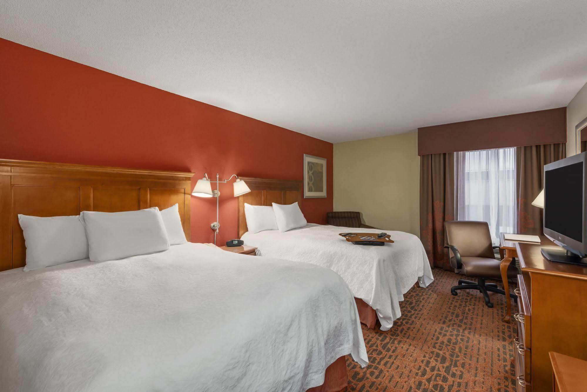 Hampton Inn Мерилвил Стая снимка